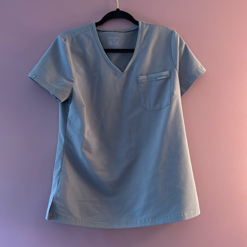 Jaanuu 2 Pocket Scrub Top Grey Medium Tuckable